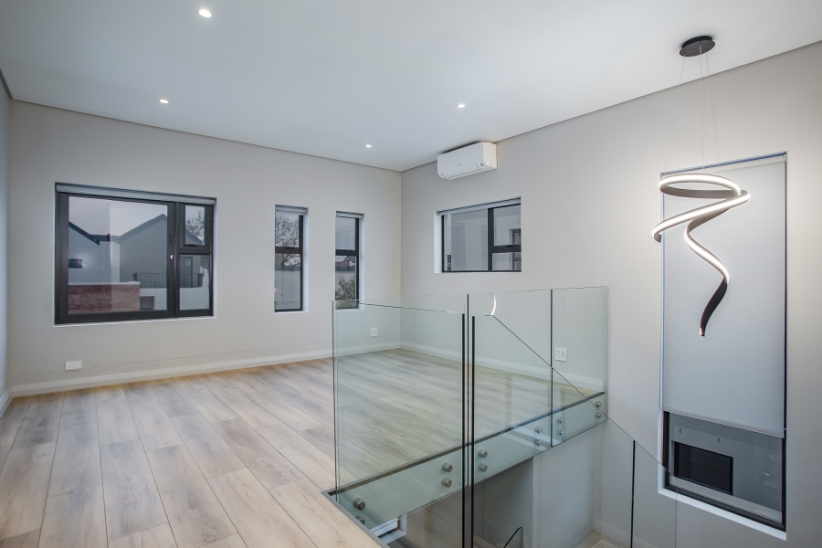 3 Bedroom Property for Sale in Lemoenkloof Western Cape